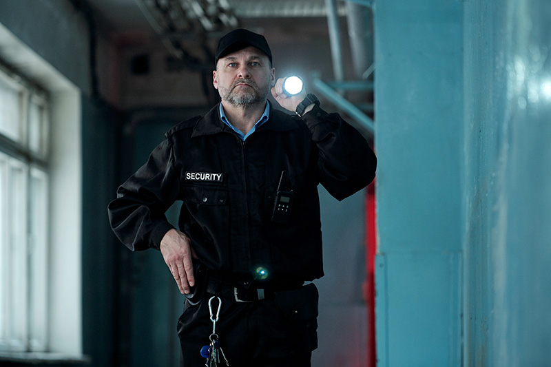 Professionisti del portierato vigilanza di Fsa Security in servizio per garantire la sicurezza della tua azienda.